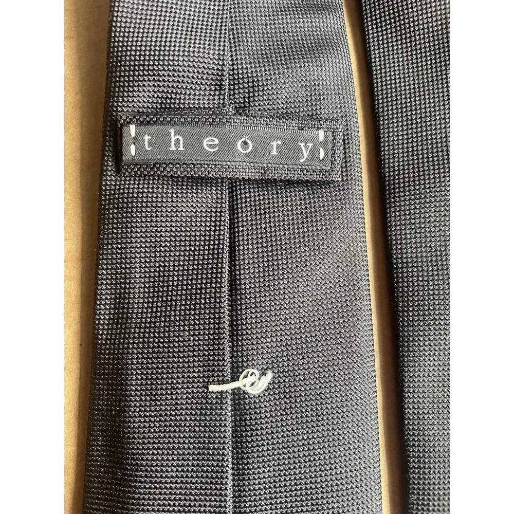 Theory 100% Silk‎ Designer Necktie Tie Made In USA Roadster Black
